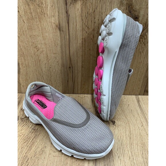 SKECHERS Shoes - Skechers Go Walk 3 Shoes Women's Size 8.5 Stone beige Slip On Flats GoGo Mat
